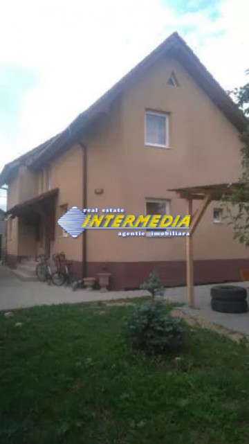 casa-de-vanzare-centru-3-camere-de-vanzare-in-alba-iulia-1